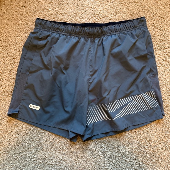 Men’s Nike Shorts - Picture 3 of 5
